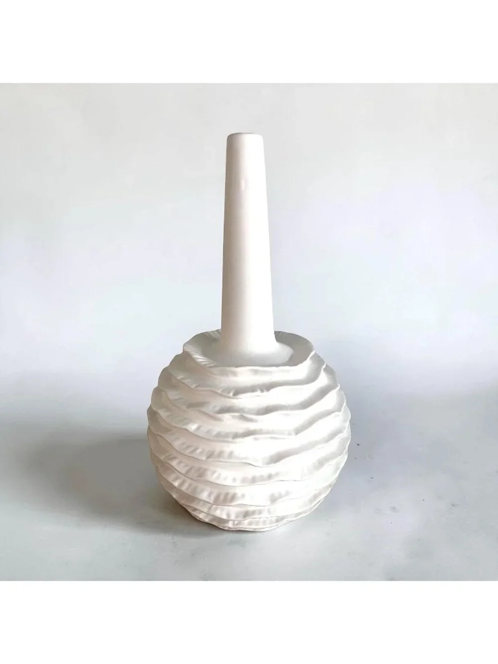 Wildwood Piper Blanca Vase Sculptural White Ceramic Vase Designer Home Décor Coa
